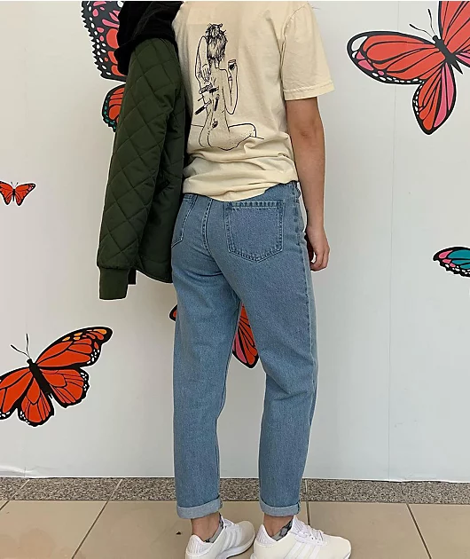 23876-melodie-backscratch-neutral-t-shirt-3.webp Melodie Backscratch Neutral T-Shirt