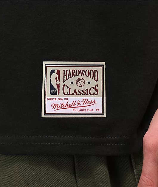 25876-mitchell-ness-x-nba-lakers-chinese-new-year-black-t-shirt-3.webp Mitchell & Ness x NBA Lakers Chinese New Year Black T-Shirt